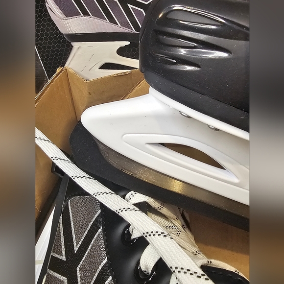 Adjustable Black and Gray Ice Skates with Reinforced Ankle Support - Picture 7 of 9